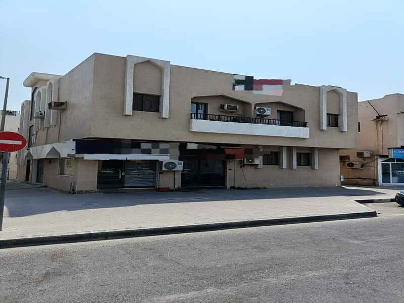 For sale: A building in the Yarmouk area, on a main street, on a corner, with an area of approximately 2,800 square feet, in an excellent location.64304533434753114