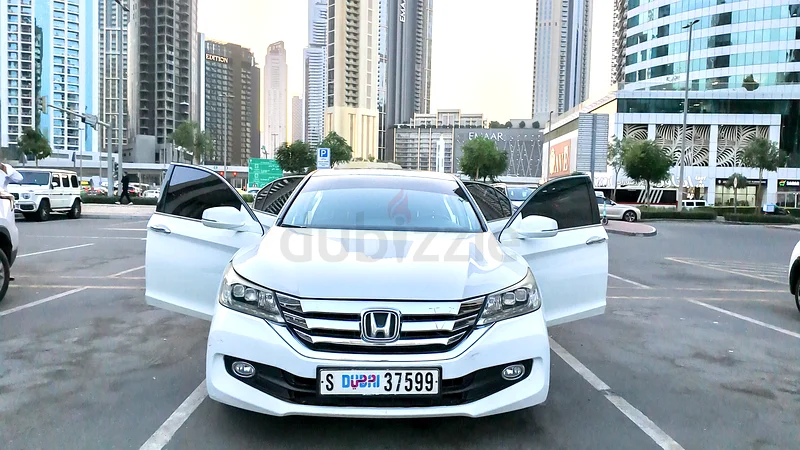 هوندا أكورد تم صيانتها من خلال الفطيم63398544737283112