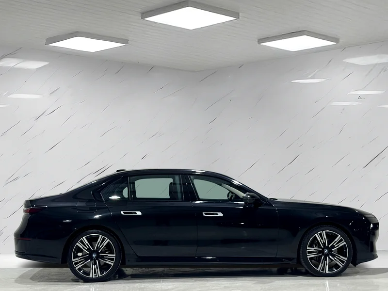 BMW AGENCY WARRANTY/SERVICE -- 7 SERIES PURE EXCELLENCE63411930903937113
