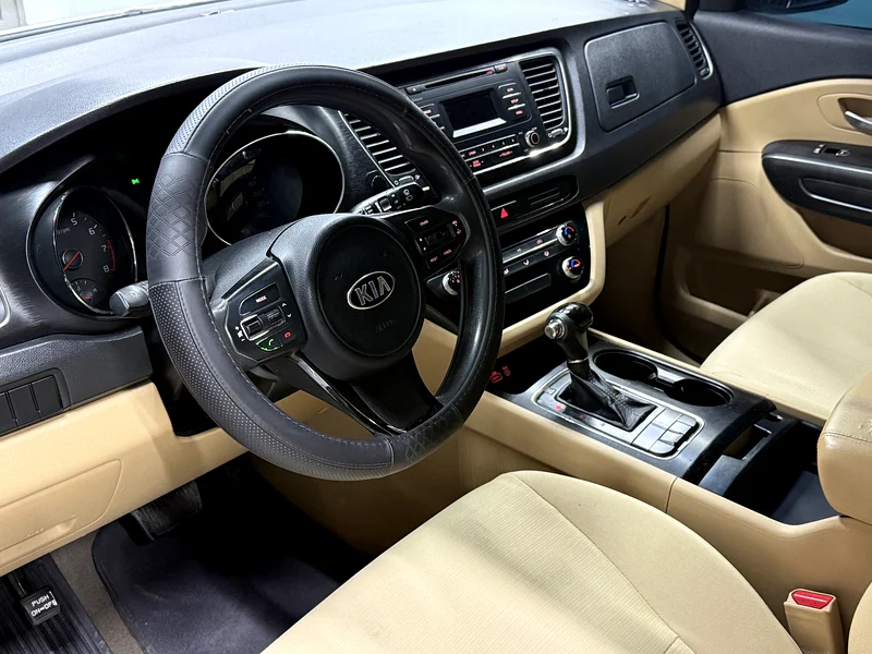 KIA GRAND CARNIVAL63398625139202114