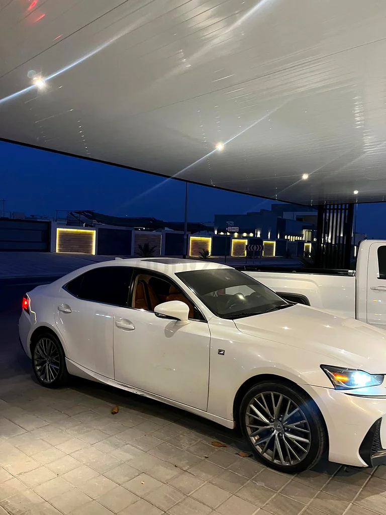 Lexus IS 200t (4 Cylinders) for sale, Lexus 2017 model63398644052481112
