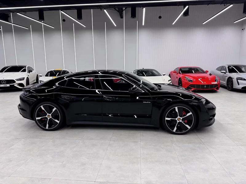 GCC specs Al Naboodah Brand new Porsche Taycan 4S Zero km63398647374339112