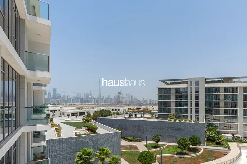 Burj Khalifa View | Spacious 3BR | Contemporary63829301179138113