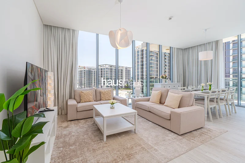 Burj Khalifa View | Spacious 3BR | Contemporary63829301179138114