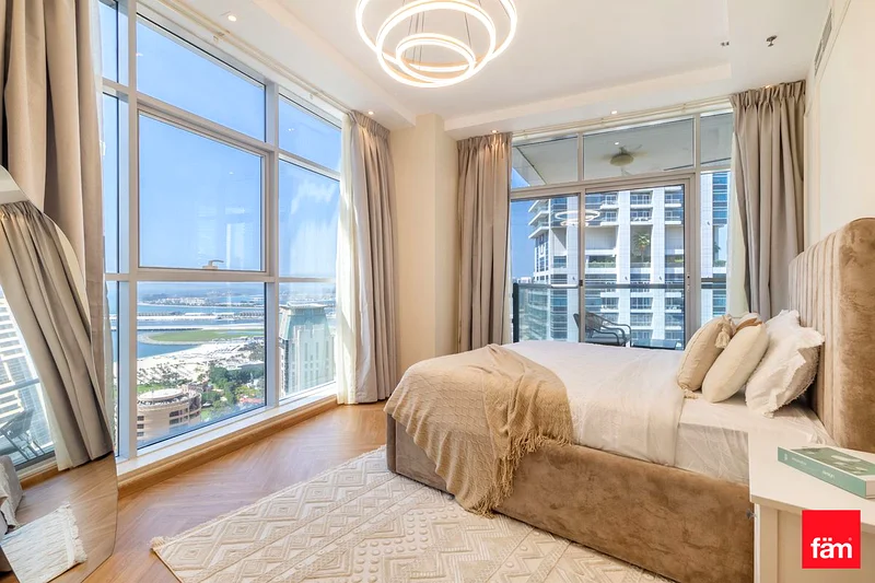 VACANT ON TRANSFER / SEA VIEW / HIGH FLOOR64037174060161112