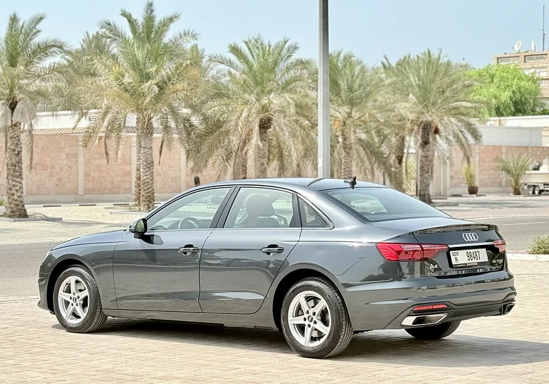 سيارة أودي A4 2021 سعة 1.8 لتر توربو 35 TFSI بمواصفات دول مجلس التعاون الخليجي، مع خدمة الوكالة، وطلاء أصلي بحالة ممتازة63177574235395113