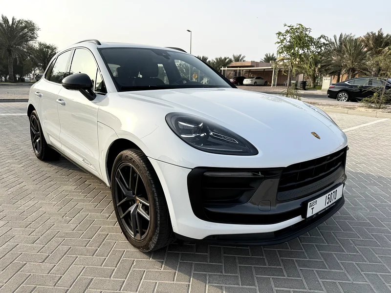 GCC Specifications. Full service history at Porsche. No accidents.63398653358338111
