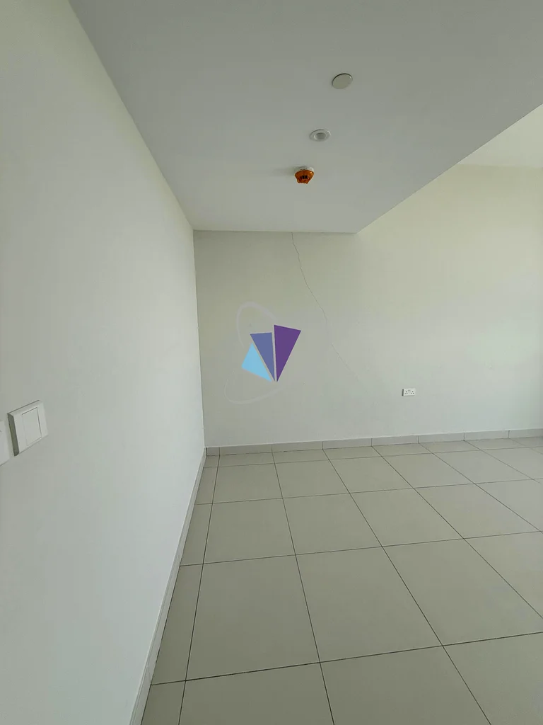 High ROI . Sea View ! High Floor . Ideal Investment .63844568783233114