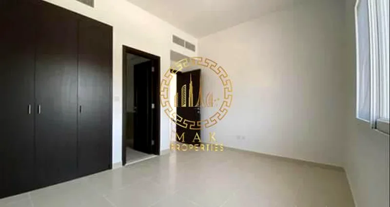 🏡 فيلا مريحة مكونة من 2 غرفة نوم + غرفة خادمة | 3 حمامات | 1,856.88 قدم مربع | وادي الصفا 763725373185793113