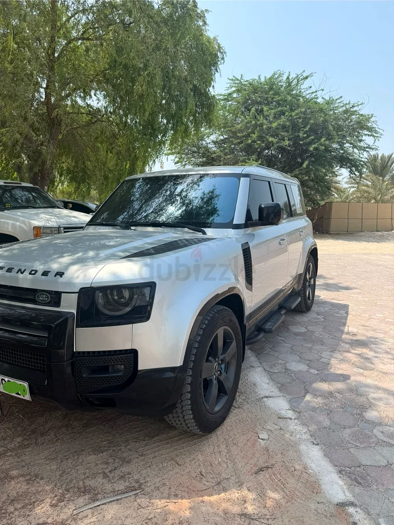 Defender 110 in very good condition, under warranty63399897789313111