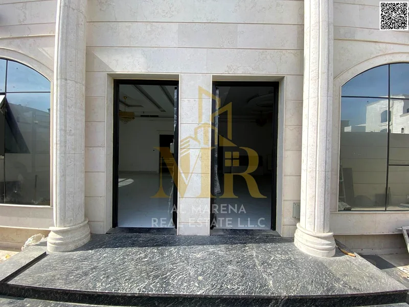 مباشرة من المالك، فيلا زاوية على شارعين رئيسيين، بتشطيب شخصي، قريبة من جميع الخدمات، في أكثر مناطق عجمان رقيًا، مع63872045394818114