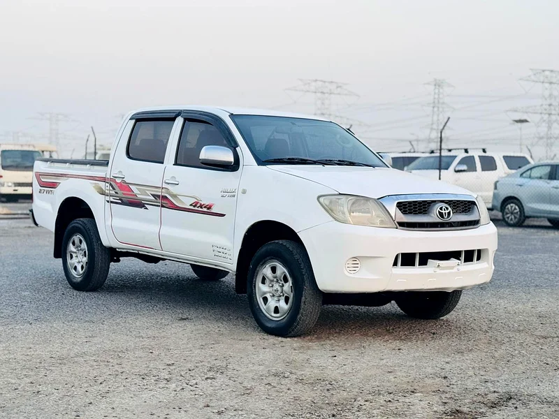Toyota Hilux // GCC spec // 4WD Drive // Model 2011 // Good condition63401312990337114