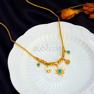 Elegant gold plated necklace