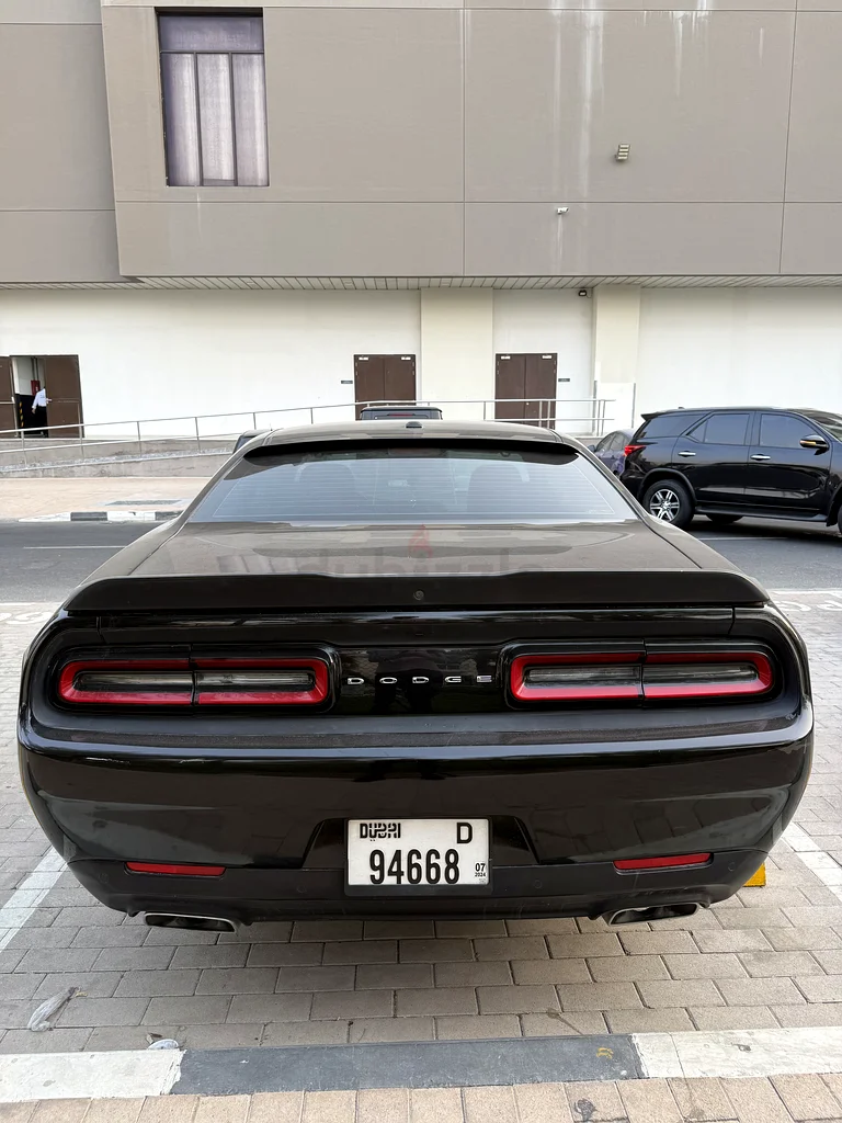 Dodge Challenger 202163398537609858111