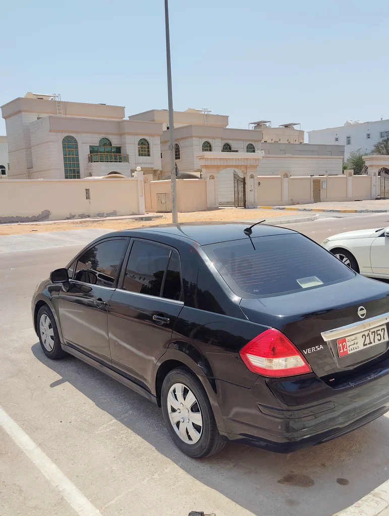 نيسان فيرسا للبيع في أبوظبي ربدان63399952972803114