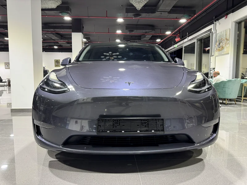 Tesla Y under warranty63398506117377112