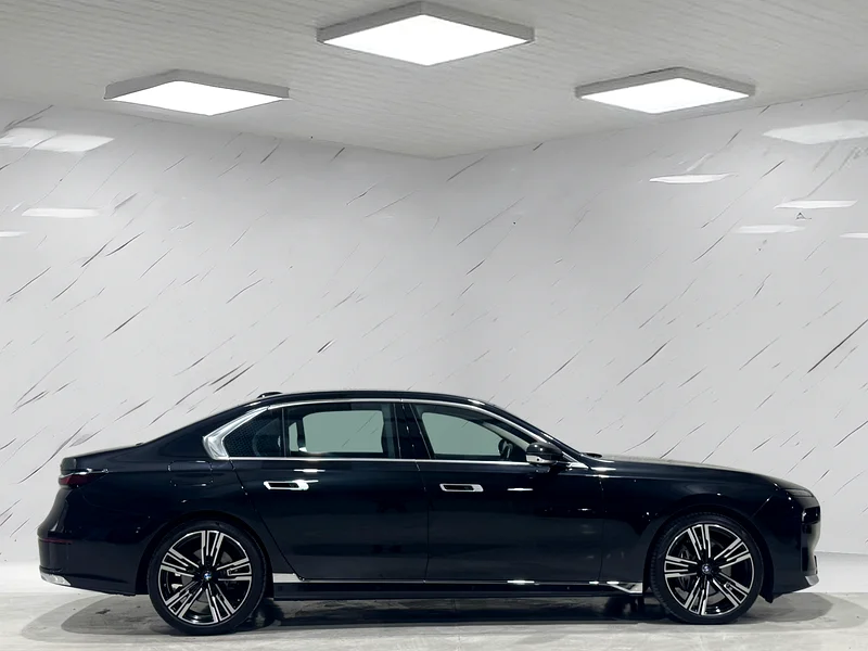 BMW AGENCY WARRANTY/SERVICE -- 7-SERIES PURE EXCELLENCE63411930897027113