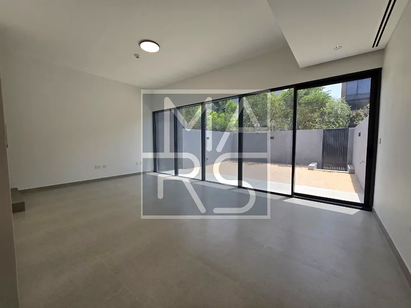 🔥Hot Deal! 2BHK Smart Townhouse for Rent🔥63404871518465113