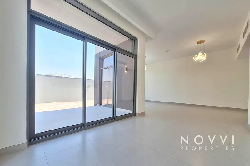 Vacant | Single Row | Close To Pool | Landscaped63751581457538113