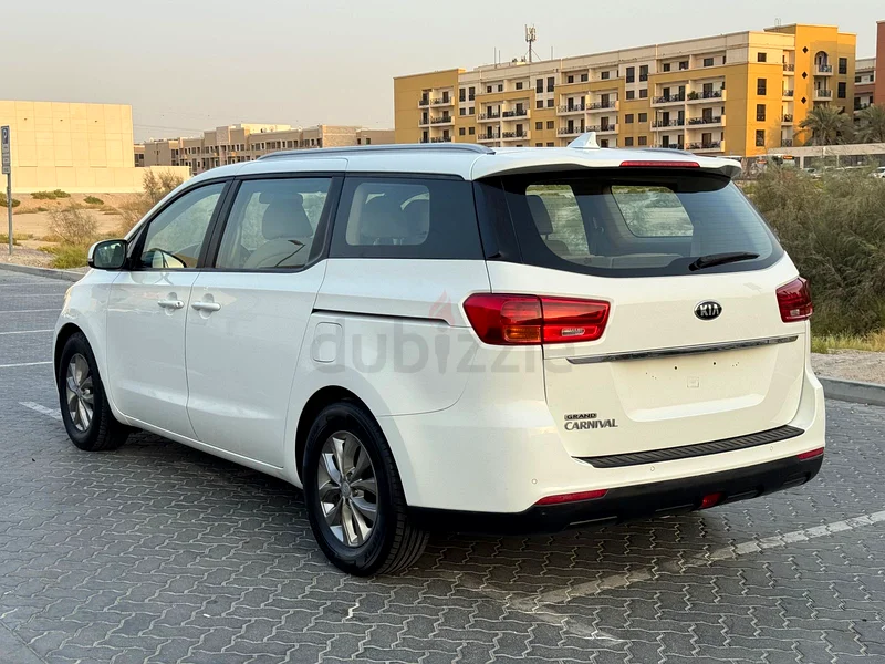 KIA CARNIVAL 2019 GCC KM 23018963398626082179111