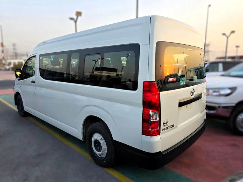 Toyota Hiace High Roof  Diesel  2.8L A/T With SunRoof 202563401316852737114