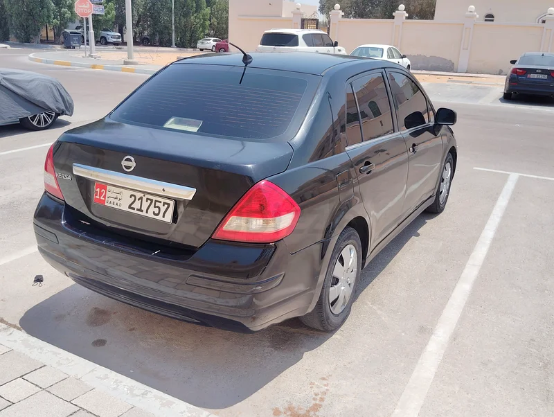 نيسان فيرسا للبيع في أبوظبي ربدان63399952972803113