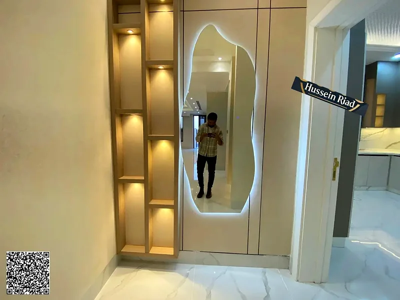فيلا فاخرة بتصميم كلاسيكي في موقع متميز أمام مجمع أزها، وبسعر يشمل رسوم التسجيل ونظام الملكية.63894218749699114
