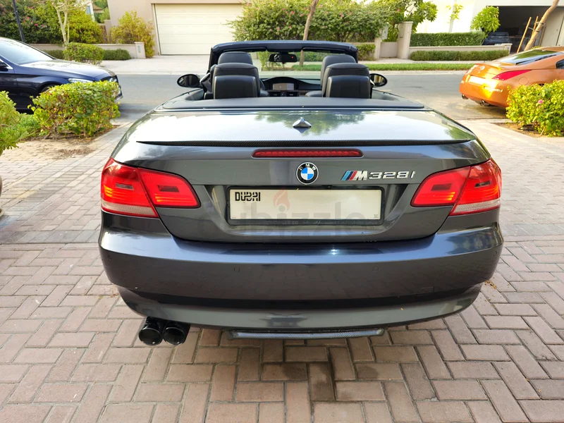 BMW 328i | Hard Top Convertible | 3.0 L | Well Maintained63406273048835112