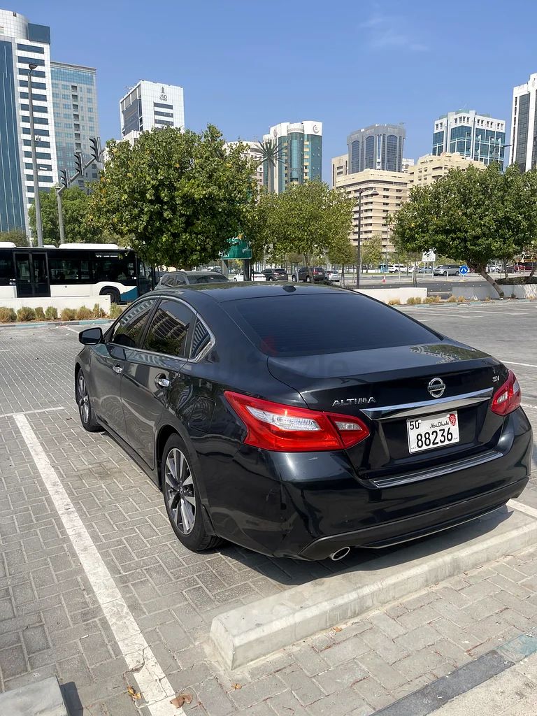 Nissan Altima 201763399968719490113