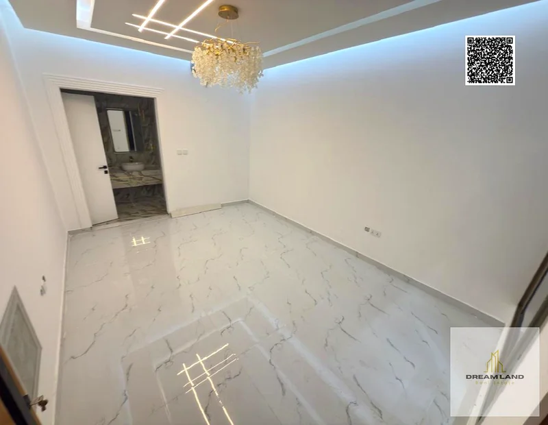 فيلا حديثة للبيع، طابقين وسلالم داخلية إلى السطح - متضمنة رسوم التسجيل ورسوم الملكية - ملكية حرة للجميع لـ63893336736131112