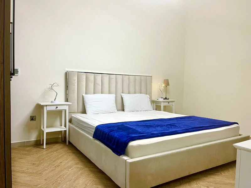 Large studio l Fully furnished l  Prime Location63842851070081113
