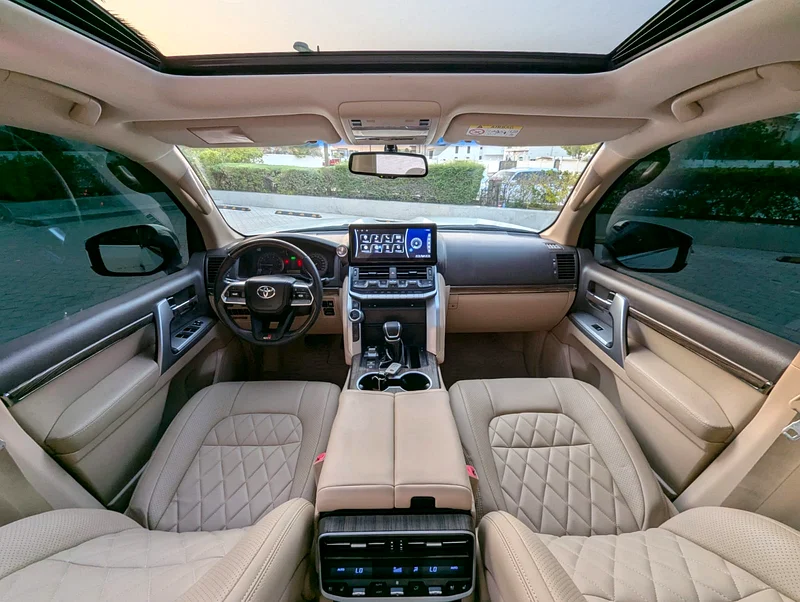 TOYOTA LAND CRUISER 2015 FACELIFTED 2025 GCC FULL OPTION IN EXCELLENT CONDITION63399949232130112
