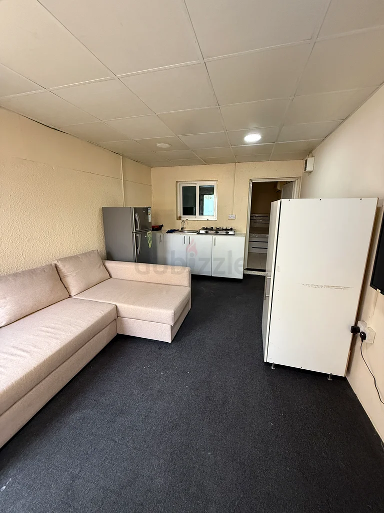 1 bedroom/hall for laddies-ملحق غرفه وصاله للبنات فقط63827763354114113