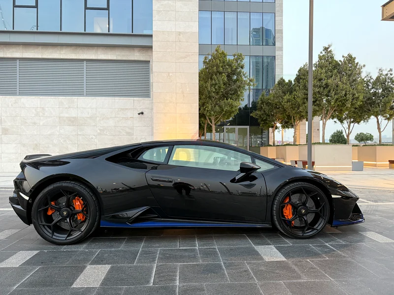 Huracan EVO / Forged Carbon / Low mileage63490820296066112