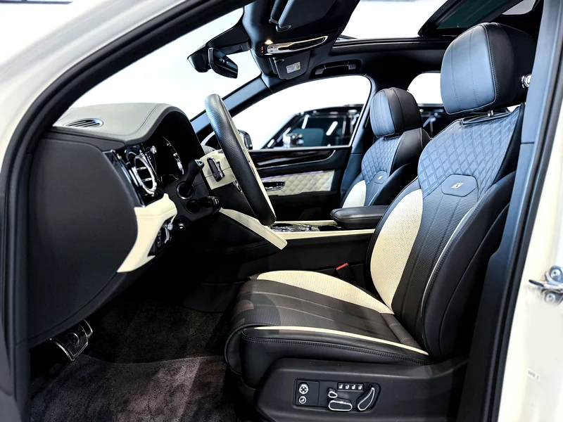 2023 بنتايجا V8 S | إصدار أسود | نظام صوتي بنتلي المميز | فقط 9,000 كم63490695953154113