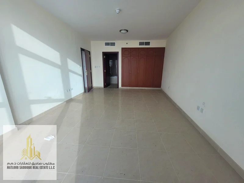شقة من غرفتي نوم للبيع في ريزيدنس كورنيش عجمان بإطلالة بحرية كاملة63871086686722113