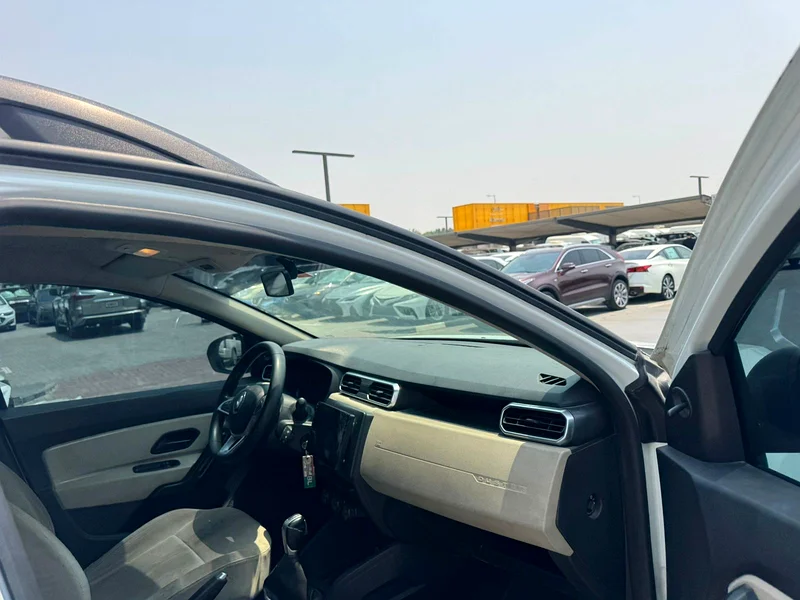 Renault Duster 2019, white color, GCC specification.63407355443841112