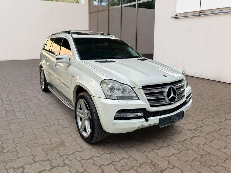 MERCEDES GL 500 2012 FULL OPTION63488211603203111