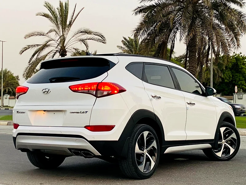 Hyundai Tucson Limited 2018 - Full specifications - Accident-free - Clean title - Luxury SUV63407354051075113
