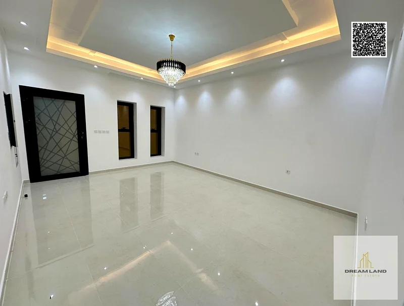 فيلا بسعر جيد جدًا، تشمل رسوم التسجيل، واجهة حجرية مع سقف زجاج عازل للحرارة، تصميم حديث، ملكية حرة، قريبة من جميع الخدمات،63894606933505112