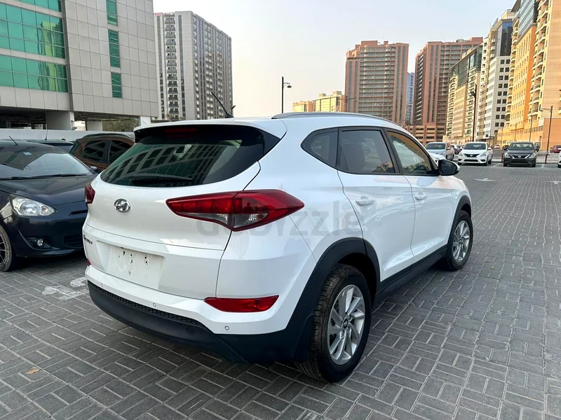 Huyndai tucson 2018 GCC neat clean original paint low killometer63407354043395114