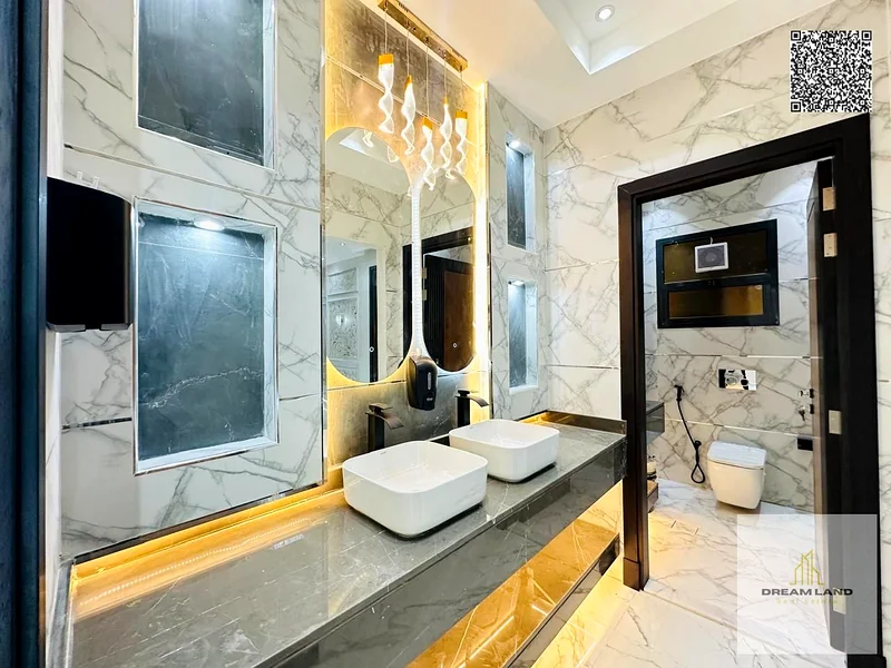 A distinctive classic design villa, two floors and a roof, central air conditioning, including registration fees, in a prime location directly on Shei63894606987778113