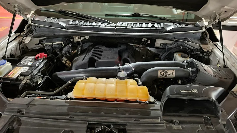 ** GCC Ford 3.5L F150 Platinium with AL tayer warranty  service  **Mint Condition – Buy  Drive!63612082439427112