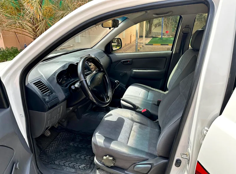 Toyota hilux63401312820481112