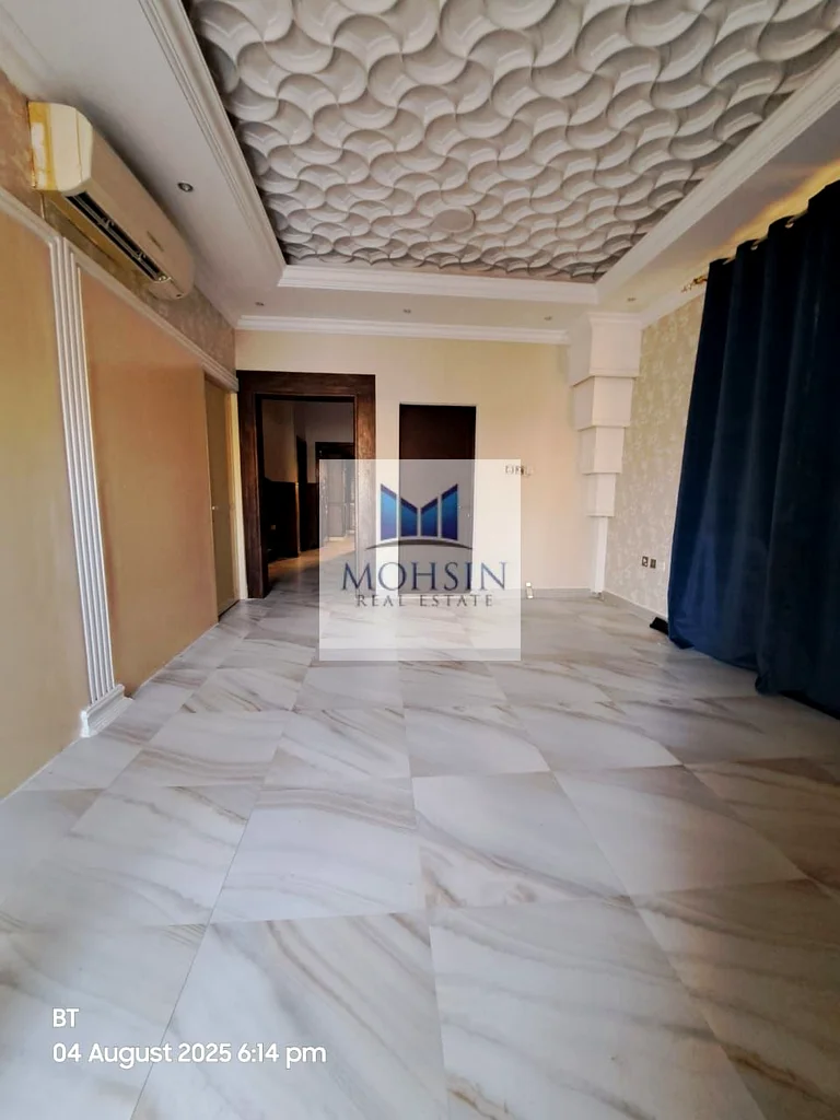🏡 فيلا فسيحة مكونة من 5 غرف نوم للإيجار في الرولة، عجمان 🏡63719878438403111