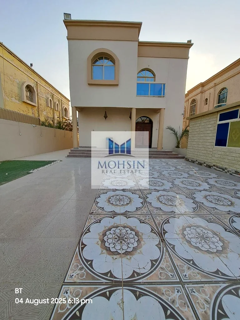 🏡 فيلا فسيحة مكونة من 5 غرف نوم للإيجار في الرولة، عجمان 🏡63719878438403110