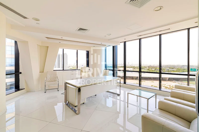 Well Maintained | Fitted Office | Mid Floor63618400154115113