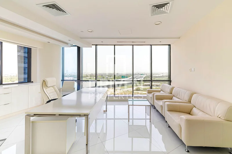 Well Maintained | Fitted Office | Mid Floor63618400154115112