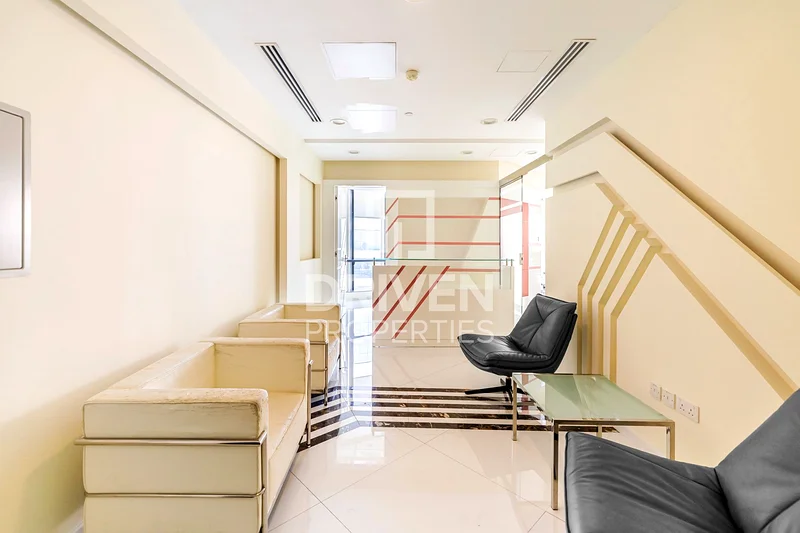 Well Maintained | Fitted Office | Mid Floor63618400154115111