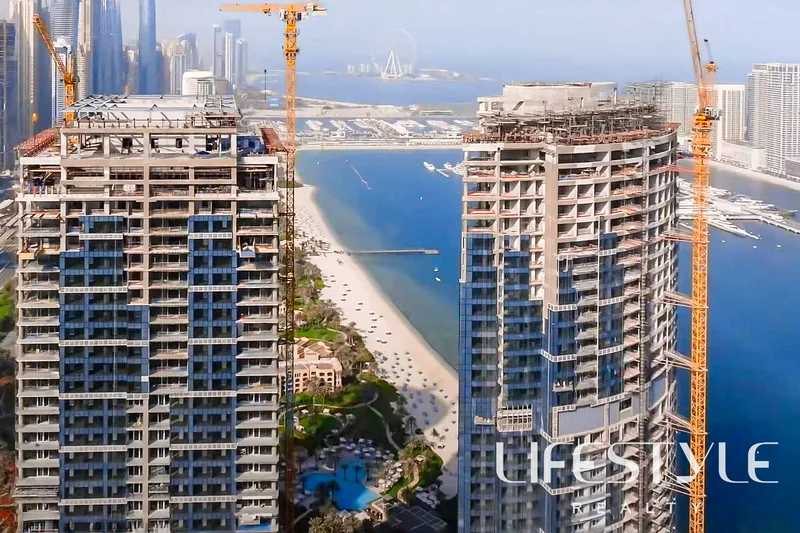 Sea View at 3,330 AED per Sqft / High Floor / HO64008956013570110